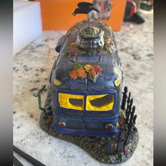 Department 56 Halloween Snow Village Retired Cackling Crow Caravan Dept 56 Lamp - Picture 5 of 12